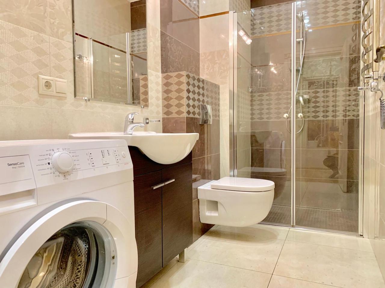 Two-Bedroom On Lesi Ukrainky إلفيف المظهر الخارجي الصورة