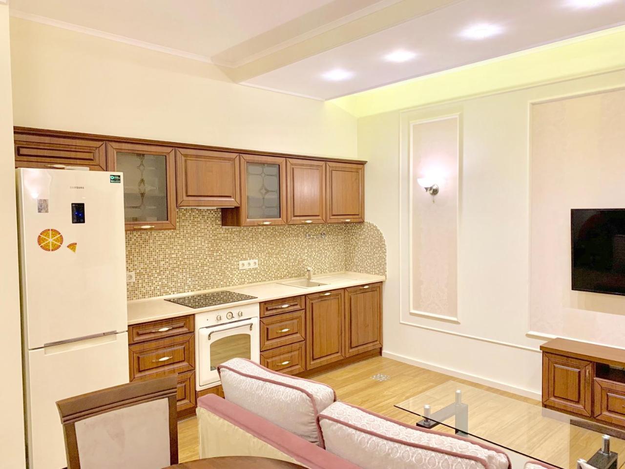 Two-Bedroom On Lesi Ukrainky إلفيف المظهر الخارجي الصورة