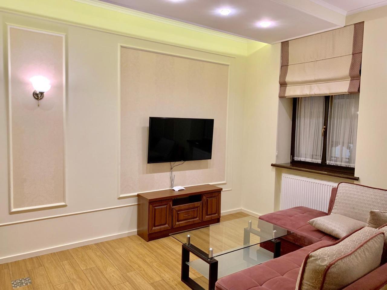 Two-Bedroom On Lesi Ukrainky إلفيف المظهر الخارجي الصورة
